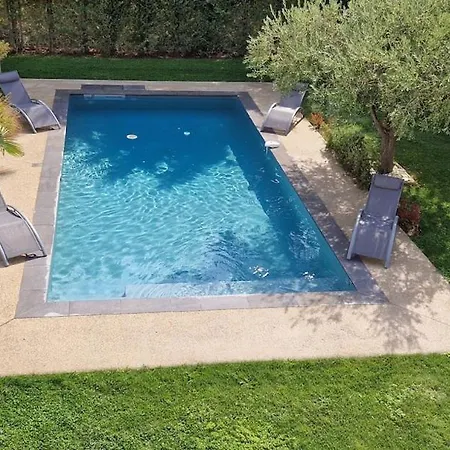 En Provence Avec Piscine Au Sel 상폴투아 샤토