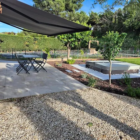 En Provence Avec Un Jacuzzi Privatif Holiday home Saint-Paul-Trois-Chateaux