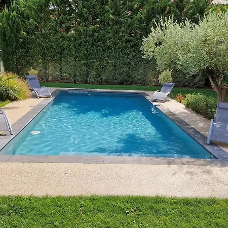 En Provence Avec Un Jacuzzi Privatif *