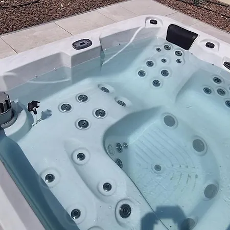 Holiday home En Provence Avec Un Jacuzzi Privatif