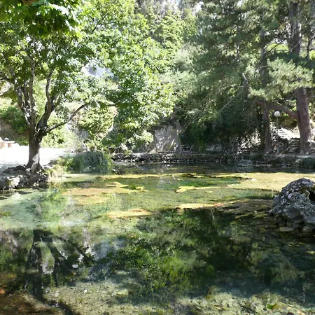 Holiday home En Provence Avec Un Jacuzzi Privatif *